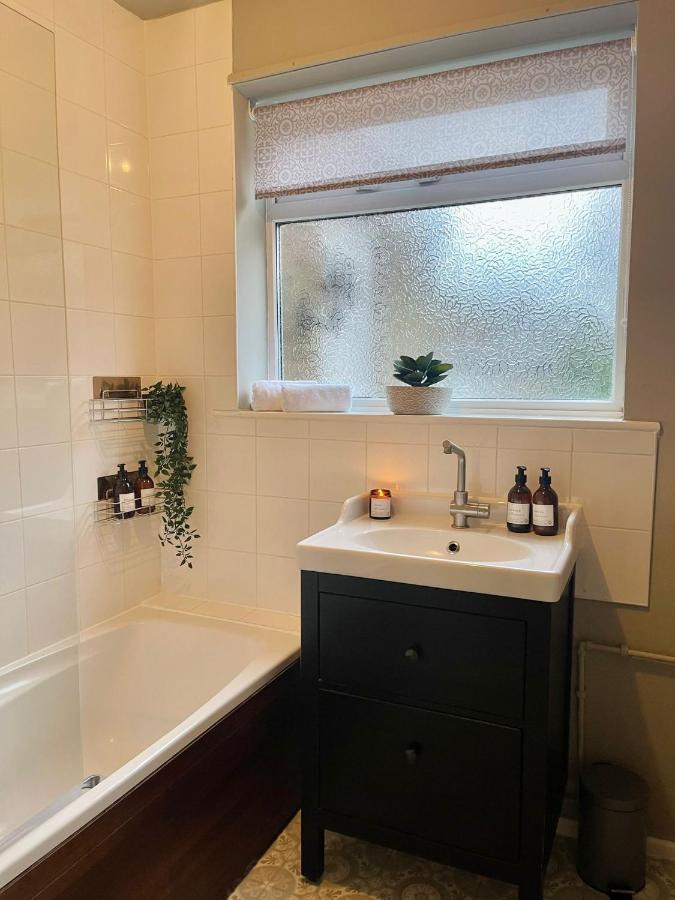 Meanwood Kist Accommodates - Stylish Headingley Apartment - Parking - 500 Mps Wifi מראה חיצוני תמונה