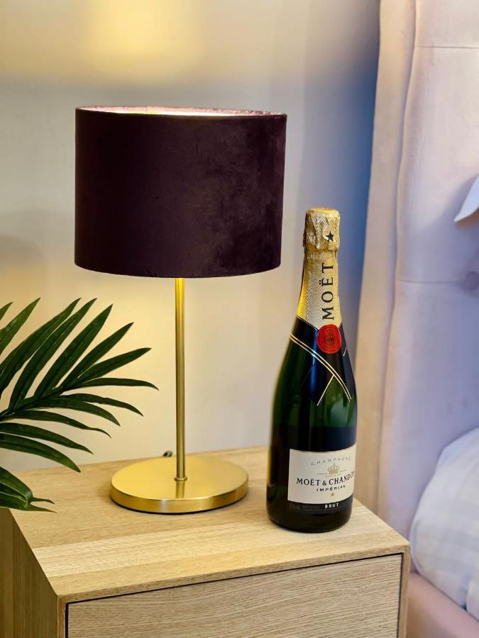 Meanwood Kist Accommodates - Stylish Headingley Apartment - Parking - 500 Mps Wifi מראה חיצוני תמונה