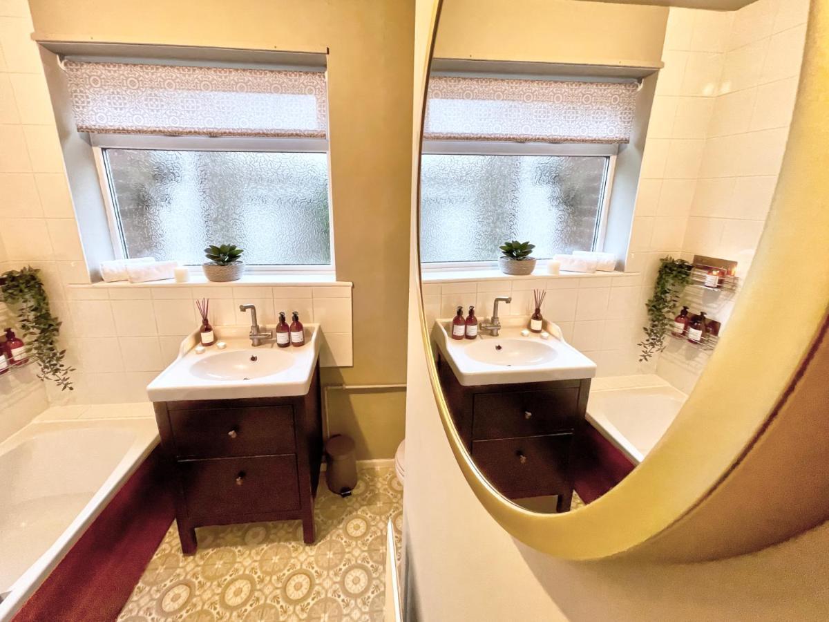 Meanwood Kist Accommodates - Stylish Headingley Apartment - Parking - 500 Mps Wifi מראה חיצוני תמונה
